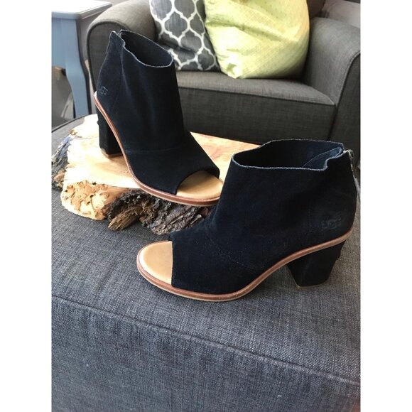 UGG Ginger Open Toe Ankle Boot Black Suede Size 6 1/2 Dressy Casual Summer fall - Picture 1 of 12